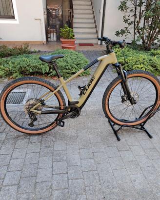 E MTB CUBE
