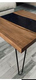 tavolo resina e legno