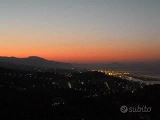 Appartamento ultimo piano totale vista mare