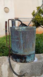 VECCHIA POMPA DISERBANTE in Rame