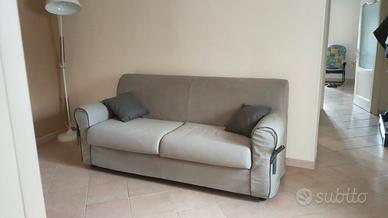 DIVANO TRE POSTI 