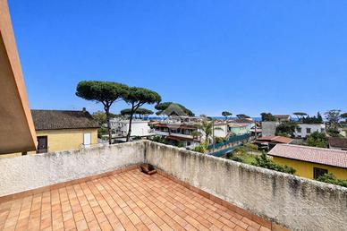 QUADRIFAMILIARE A TERRACINA