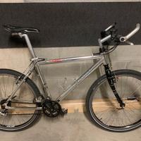 Giant track ATX850