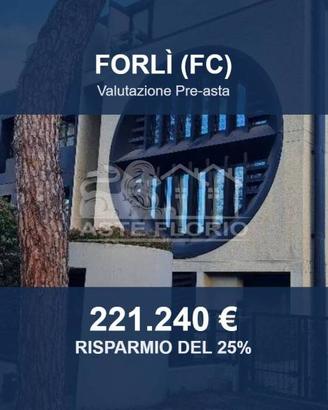 Immobile in asta di 190 m² con box auto a Forlì