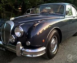 DAIMLER saloon 2.5 v8 ( Jaguar )