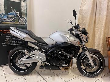 Suzuki GSR 600