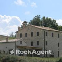 CASALE E B&B CON RISTORANTE E TERRENO