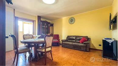 Ampio trilocale al sesto piano