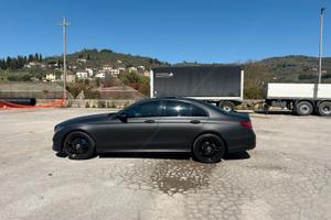 Mercedes‑Benz E 220 d  allestimento AMG
