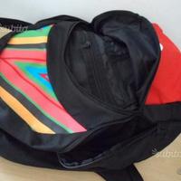 Zaino nuovo mai usato,colore Arcobaleno-Rosso/Nero