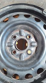 2 cerchi in ferro da 14 per Toyota Aygo