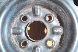 2 cerchi in ferro da 14 per Toyota Aygo