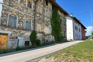 CASA SEMINDIPENDENTE A TREPPO GRANDE