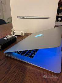 Apple MacBook Air 13” 2015 i5 + caricatore