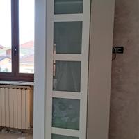 Armadio angolare bianco 