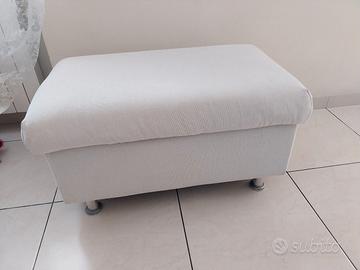 Pouff da salotto.