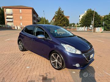 Peugeot  208 e-hdi 120 full optional