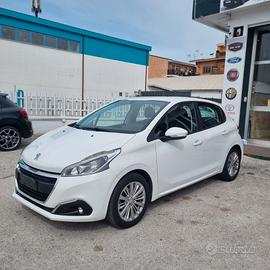Peugeot 208 PureTech 82 5 porte Allure