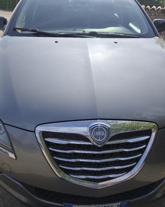 lancia delta 1.6 2012