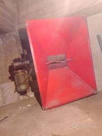 Sgrappolatore per uva elettrico
