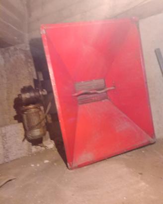Sgrappolatore per uva elettrico