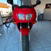 Moto Honda VFR 750