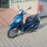 Piaggio Beverly 300 - 2024