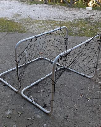 coppia di porte per giocare a calcio 