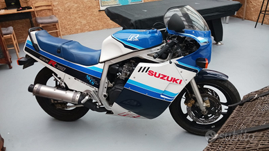 Suzuki GSX r 750