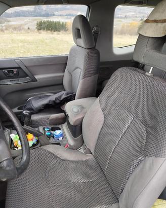 Mitsubishi Pajero v60