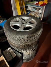 5 Gomme con Cerchioni kia Carens 2005 - 205/60 R16