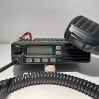 ICOM IC-F110. Veicolare civile banda VHF.Perfetto