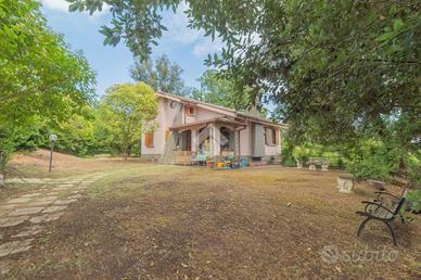 VILLA SINGOLA A SUTRI