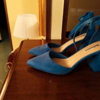 Décolleté con cinturino 