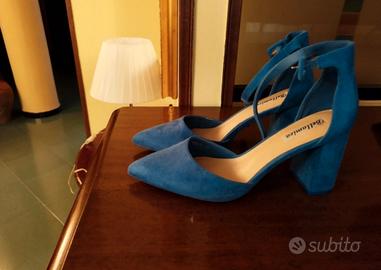 Décolleté con cinturino 