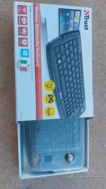 tastiera e con track ball wireless