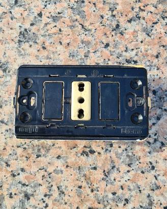 Supporto 3 Posti Serie Civili Bticino Magic