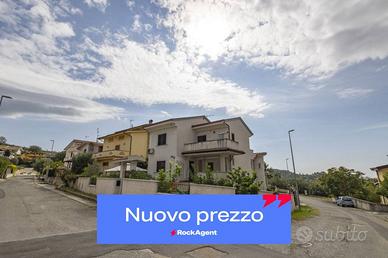 VILLA UNIFAMILIARE CON GIARDINO