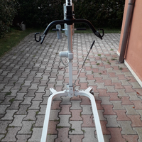 Sollevamalati sollevatore per malati elettrico
