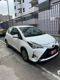 Toyota Yaris Hybrid 1.5 Cool automatica
