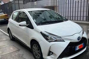 Toyota Yaris Hybrid 1.5 Cool automatica