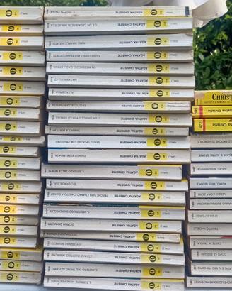 59 volumi Gialli Mondadori di Agatha Christie