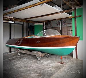 Motoscafo d epoca Piantoni