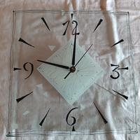 Orologio da parete in vetro lavorato 