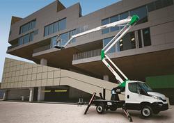 Piattaforma aerea 22 metri con jib su autocarro 35