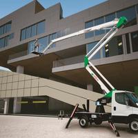 Piattaforma aerea 22 metri con jib su autocarro 35