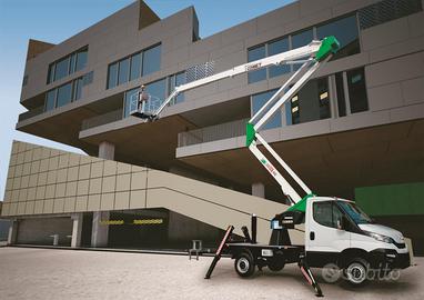 Piattaforma aerea 22 metri con jib su autocarro 35