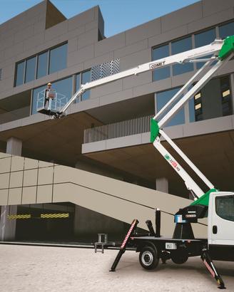 Piattaforma aerea 22 metri con jib su autocarro 35