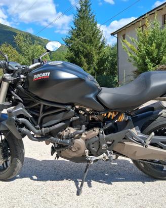 Ducati monster 821