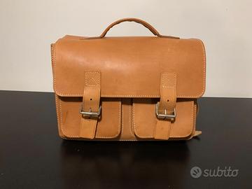 Borsa in cuoio a tracolla ideale lavoro e studio